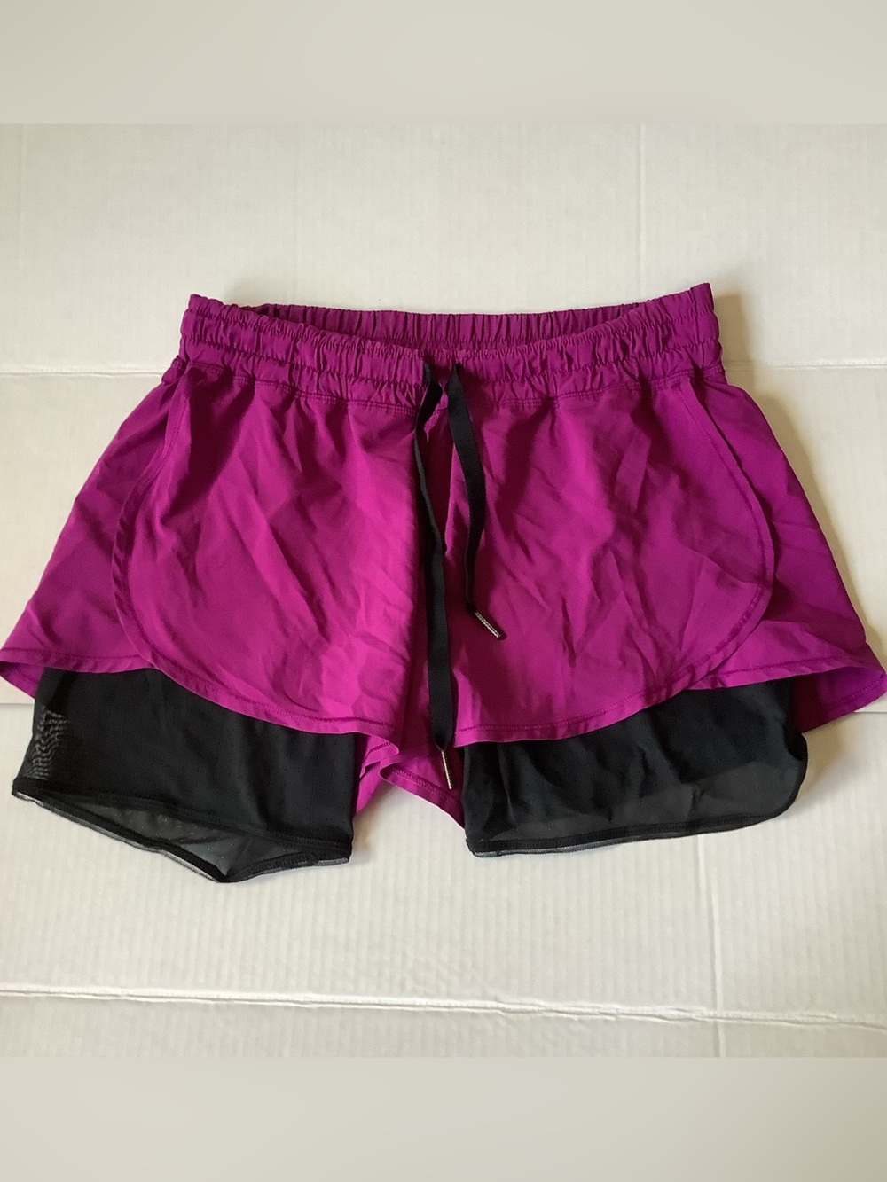 Lululemon Hot To Street 2-in-1 Lined Shorts Regal Plum Black Size 8-Medium